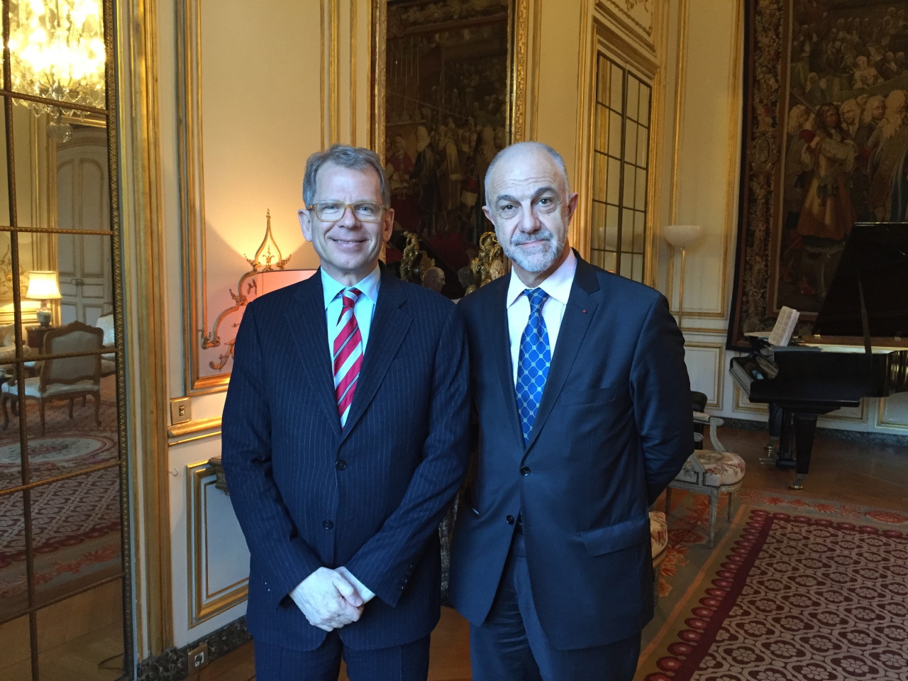 Jean-Marie Cambacérès avec Bernardino Regazzoni, ambassadeur de Suisse en France le 29 février après-midi.