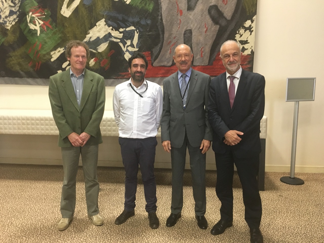 Jean-Marie Cambacérès accompagné du vice-président de la section Jacques Beall et du rapporteur de l’avis sur la politique française de coopération internationale Philippe Jahshan avec Claude Lise, président de l’Assemblée de Martinique, lors de son...